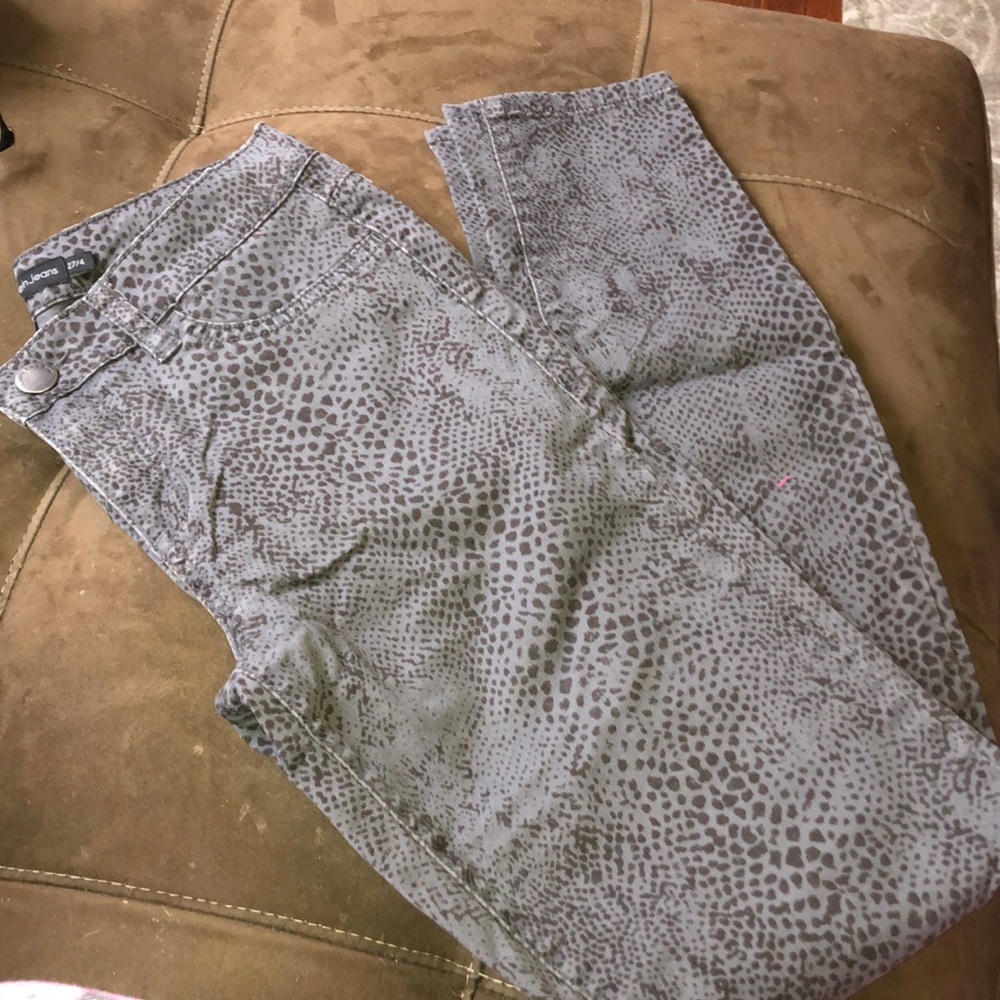 Calvin Klein Jeggings Size 4 Gray Leopard Print